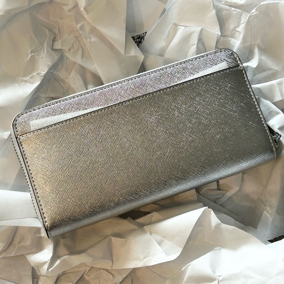 Kate Spade ♠️ Kenzie Boxed Metallic Large Continental Wallet in Lunar Light - Picture 2 of 11